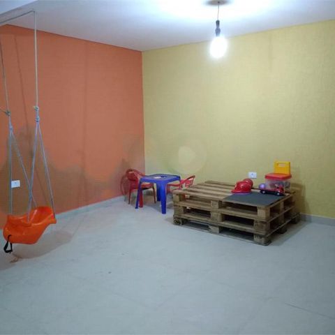 Casa à venda com 247m², 4 quartos e 4 vagas