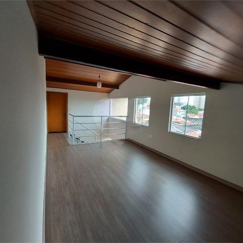 Casa à venda com 247m², 4 quartos e 4 vagas
