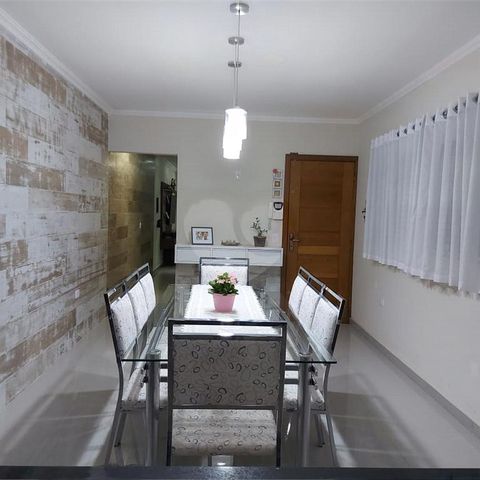 Casa à venda com 247m², 4 quartos e 4 vagas