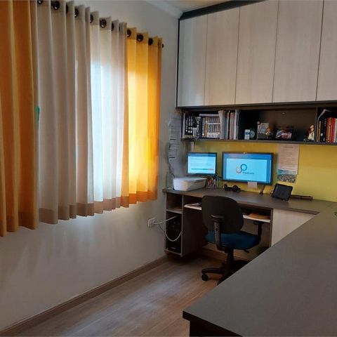 Casa à venda com 247m², 4 quartos e 4 vagas