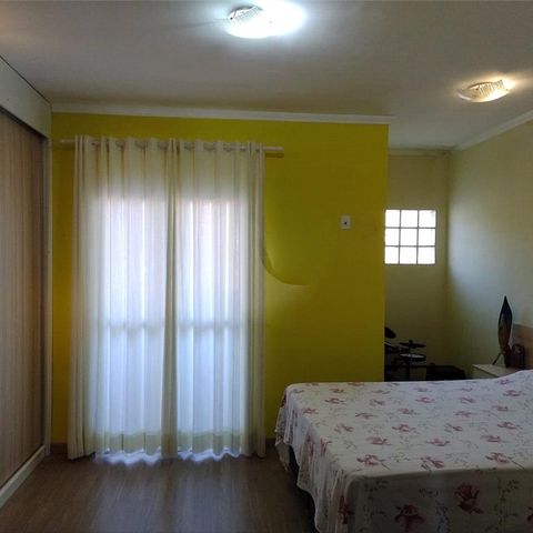 Casa à venda com 247m², 4 quartos e 4 vagas