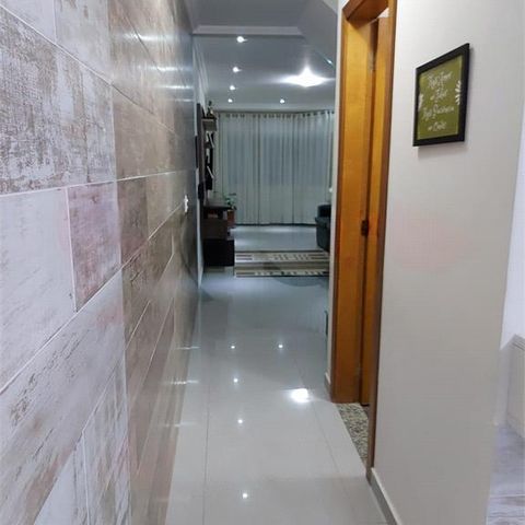 Casa à venda com 247m², 4 quartos e 4 vagas