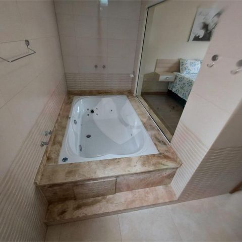 Casa à venda com 247m², 4 quartos e 4 vagas