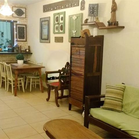 Casa à venda com 130m², 2 quartos e 1 vaga
