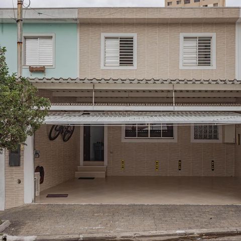 Casa à venda com 110m², 3 quartos e 2 vagasGaragem