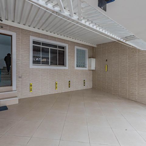 Casa à venda com 110m², 3 quartos e 2 vagasGaragem
