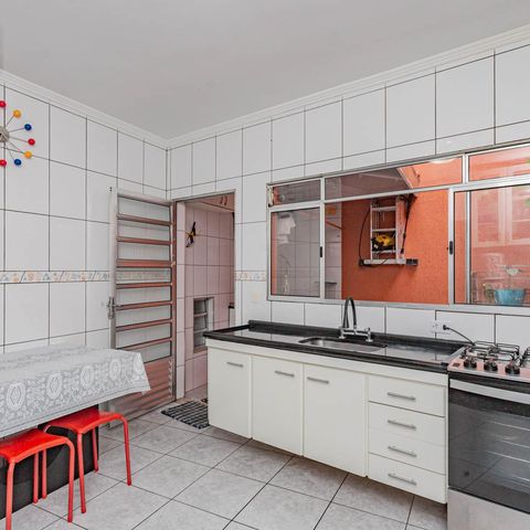 Casa à venda com 110m², 3 quartos e 2 vagasCozinha