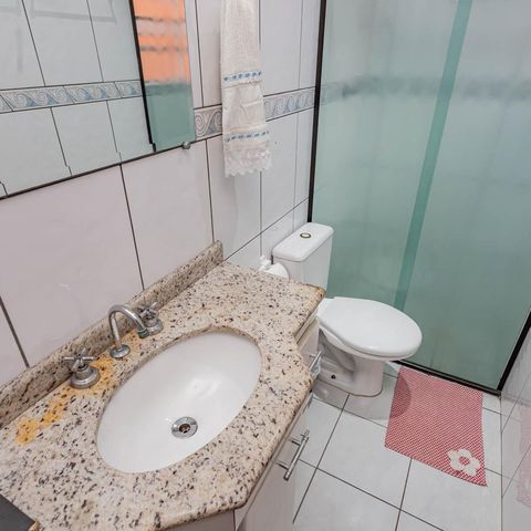 Casa à venda com 110m², 3 quartos e 2 vagasBanheiro da Suíte