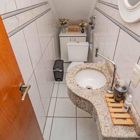 Casa à venda com 110m², 3 quartos e 2 vagasLavabo
