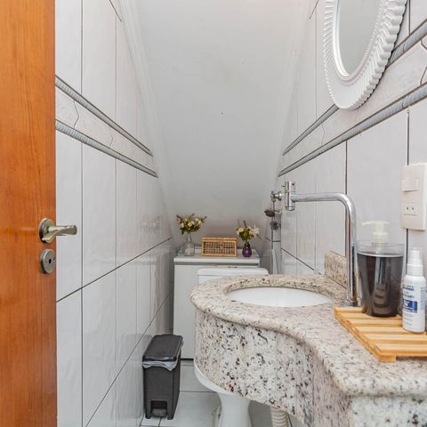 Casa à venda com 110m², 3 quartos e 2 vagasLavabo