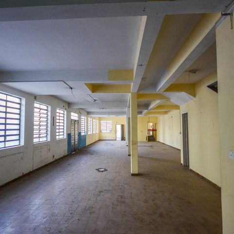 Casa à venda com 463m², 9 quartos e 8 vagas Casa à venda com 463m², 9 quartos e 8 vagasSalão