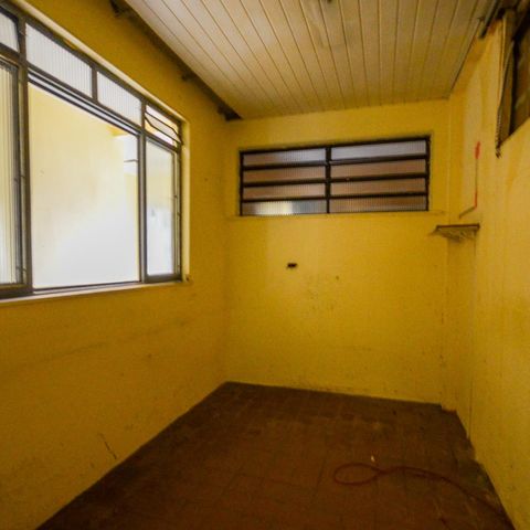 Casa à venda com 463m², 9 quartos e 8 vagas Casa à venda com 463m², 9 quartos e 8 vagasQuarto 4