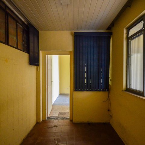 Casa à venda com 463m², 9 quartos e 8 vagas Casa à venda com 463m², 9 quartos e 8 vagasQuarto 4