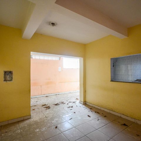 Casa à venda com 463m², 9 quartos e 8 vagas Casa à venda com 463m², 9 quartos e 8 vagasCozinha - copa