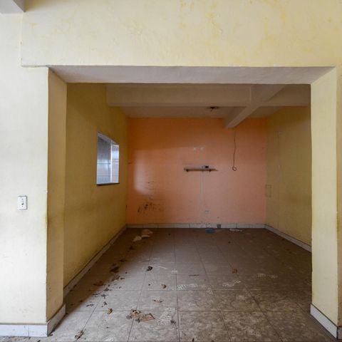 Casa à venda com 463m², 9 quartos e 8 vagas Casa à venda com 463m², 9 quartos e 8 vagasCozinha - copa