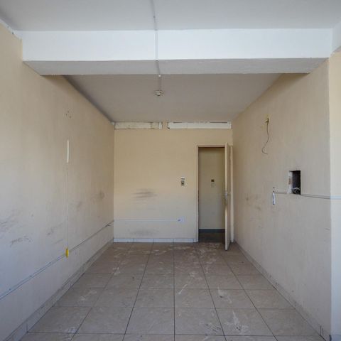 Casa à venda com 463m², 9 quartos e 8 vagas Casa à venda com 463m², 9 quartos e 8 vagasQuarto 5