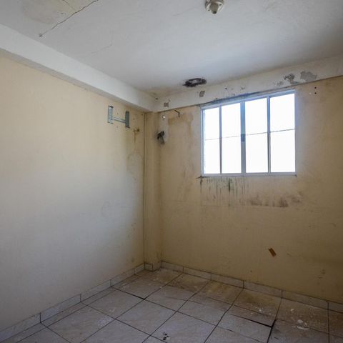 Casa à venda com 463m², 9 quartos e 8 vagas Casa à venda com 463m², 9 quartos e 8 vagasQuarto 5