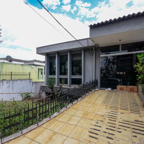 Casa à venda com 463m², 9 quartos e 8 vagas Casa à venda com 463m², 9 quartos e 8 vagasFachada