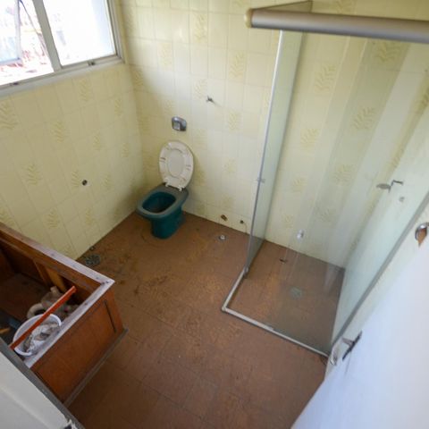 Casa à venda com 463m², 9 quartos e 8 vagas Casa à venda com 463m², 9 quartos e 8 vagasBanheiro da Suíte 1