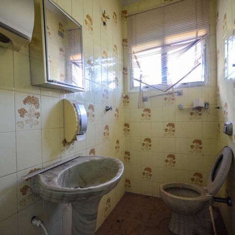 Casa à venda com 463m², 9 quartos e 8 vagas Casa à venda com 463m², 9 quartos e 8 vagasBanheiro