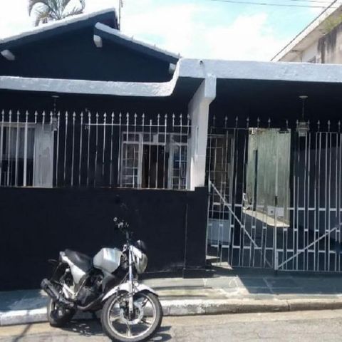 Casa à venda com 176m², 4 quartos e 4 vagas