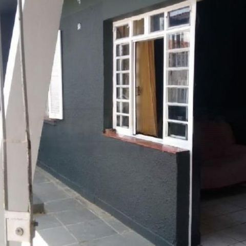 Casa à venda com 176m², 4 quartos e 4 vagas