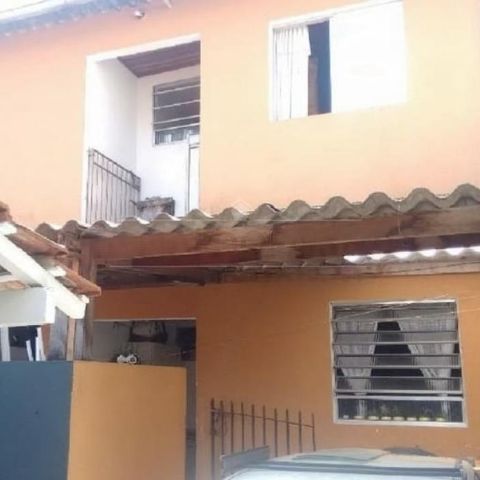 Casa à venda com 176m², 4 quartos e 4 vagas