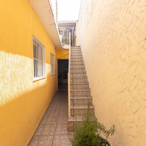Casa à venda com 149m², 3 quartos e 2 vagas Casa à venda com 149m², 3 quartos e 2 vagasCorredor Externo