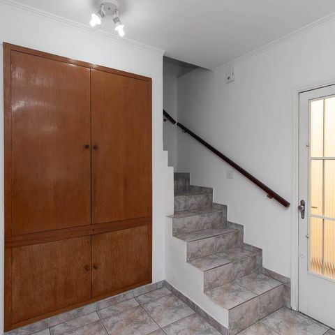 Casa à venda com 149m², 3 quartos e 2 vagas Casa à venda com 149m², 3 quartos e 2 vagasSala