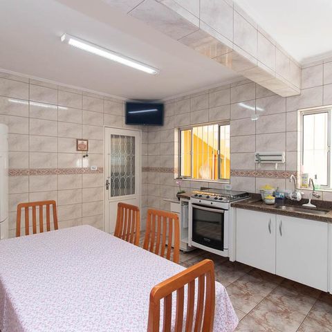 Casa à venda com 149m², 3 quartos e 2 vagas Casa à venda com 149m², 3 quartos e 2 vagasCozinha