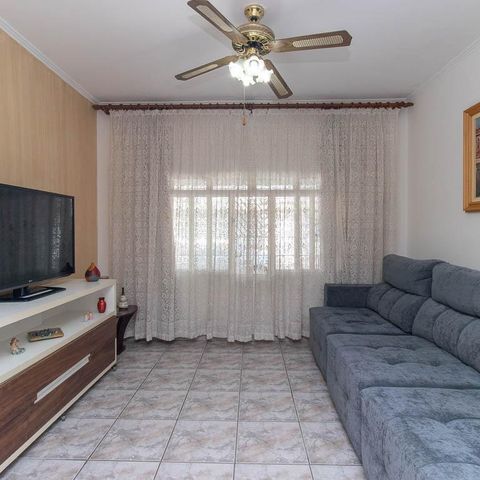 Casa à venda com 149m², 3 quartos e 2 vagas Casa à venda com 149m², 3 quartos e 2 vagasSala