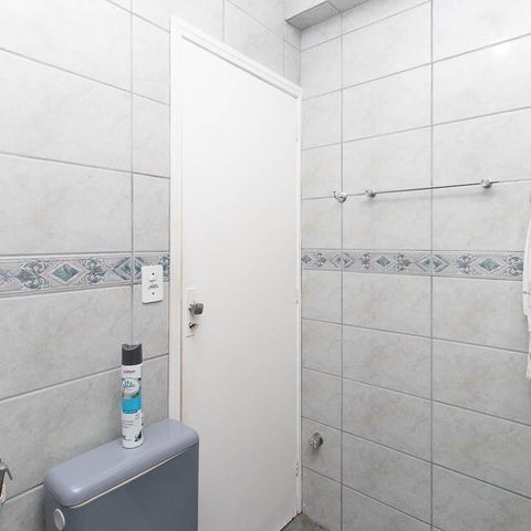Casa à venda com 149m², 3 quartos e 2 vagas Casa à venda com 149m², 3 quartos e 2 vagasBanheiro de Serviço
