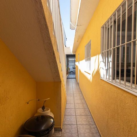 Casa à venda com 149m², 3 quartos e 2 vagas Casa à venda com 149m², 3 quartos e 2 vagasCorredor Externo