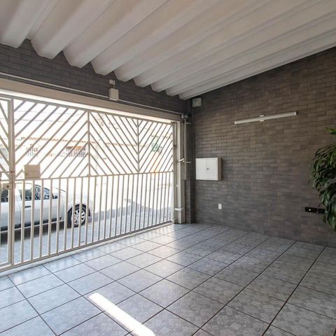 Casa à venda com 149m², 3 quartos e 2 vagas Casa à venda com 149m², 3 quartos e 2 vagasGaragem