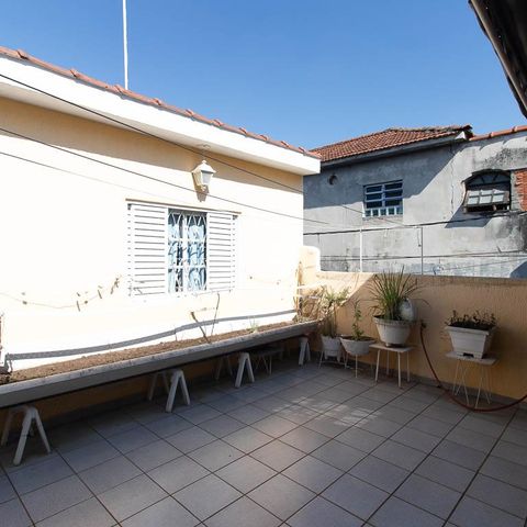 Casa à venda com 149m², 3 quartos e 2 vagas Casa à venda com 149m², 3 quartos e 2 vagasQuintal