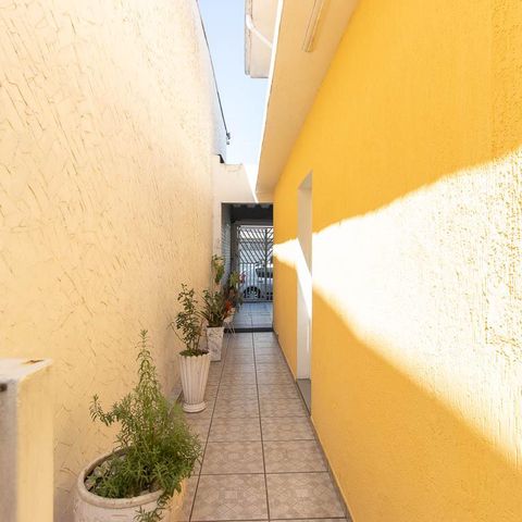 Casa à venda com 149m², 3 quartos e 2 vagas Casa à venda com 149m², 3 quartos e 2 vagasCorredor Externo