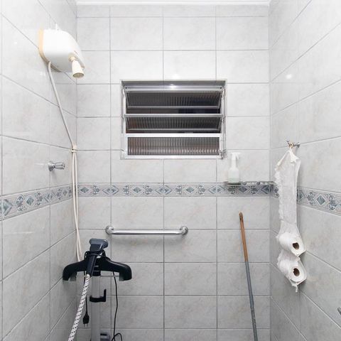 Casa à venda com 149m², 3 quartos e 2 vagas Casa à venda com 149m², 3 quartos e 2 vagasBanheiro de Serviço