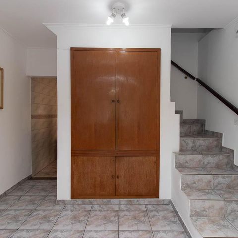 Casa à venda com 149m², 3 quartos e 2 vagas Casa à venda com 149m², 3 quartos e 2 vagasSala