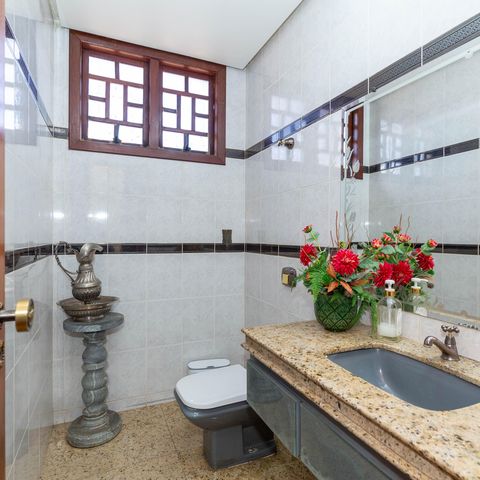 Casa para alugar com 515m², 4 quartos e 4 vagasBanheiro