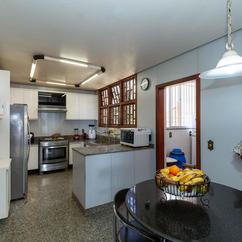 Casa para alugar com 515m², 4 quartos e 4 vagasCozinha