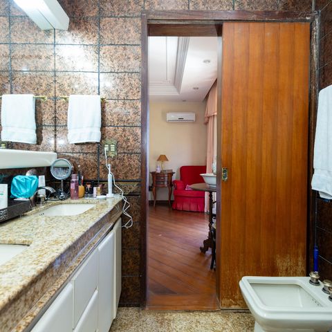 Casa para alugar com 515m², 4 quartos e 4 vagasBanheiro da Suíte 2