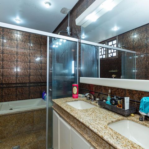 Casa para alugar com 515m², 4 quartos e 4 vagasBanheiro da Suíte 2