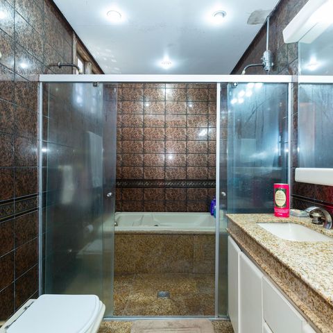Casa para alugar com 515m², 4 quartos e 4 vagasBanheiro da Suíte 2