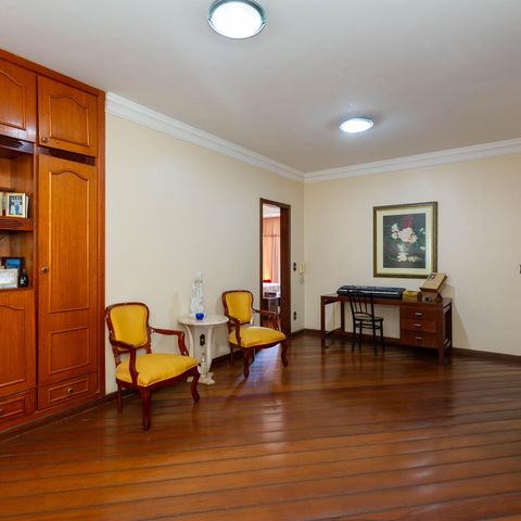 Casa para alugar com 515m², 4 quartos e 4 vagasSala