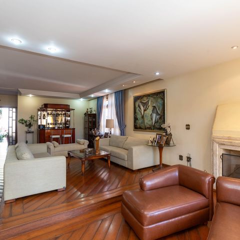 Casa para alugar com 515m², 4 quartos e 4 vagasSala