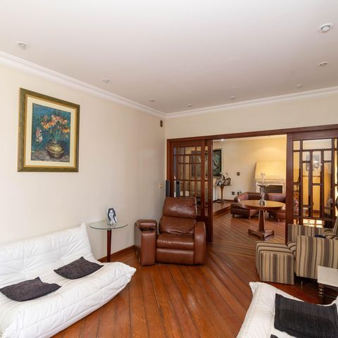 Casa para alugar com 515m², 4 quartos e 4 vagasSala