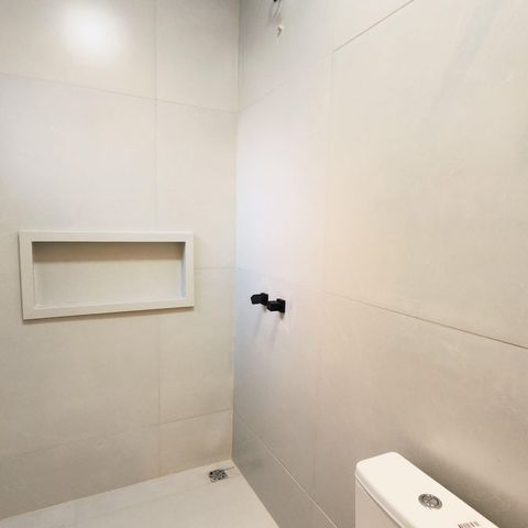 Casa à venda com 172m², 3 quartos e 1 vaga Casa à venda com 172m², 3 quartos e 1 vagaBanheiro da Suíte