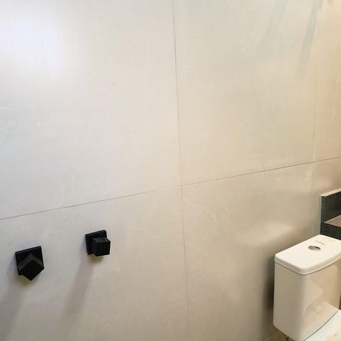 Casa à venda com 172m², 3 quartos e 1 vaga Casa à venda com 172m², 3 quartos e 1 vagaBanheiro da Suíte