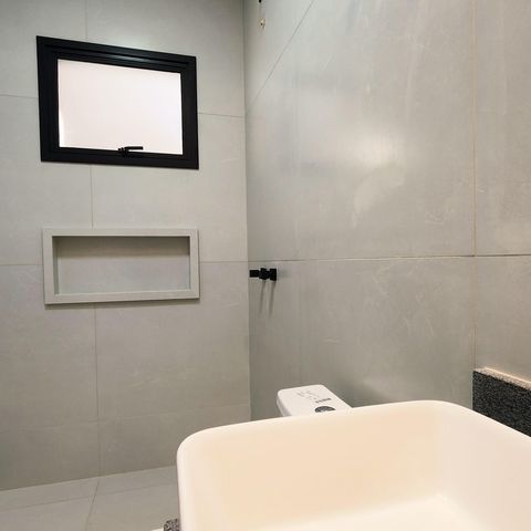 Casa à venda com 172m², 3 quartos e 1 vaga Casa à venda com 172m², 3 quartos e 1 vagaBanheiro Social