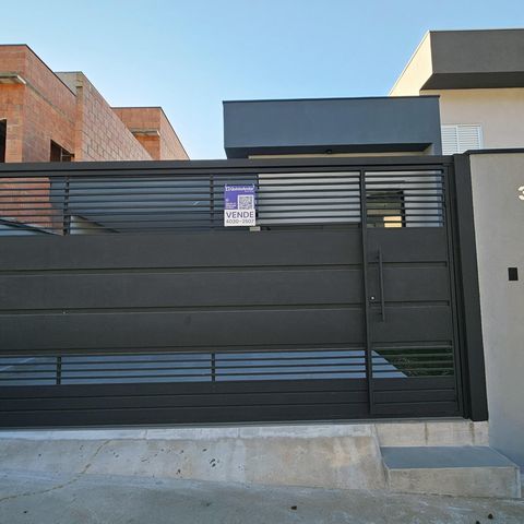 Casa à venda com 172m², 3 quartos e 1 vaga Casa à venda com 172m², 3 quartos e 1 vagaPlaquinha